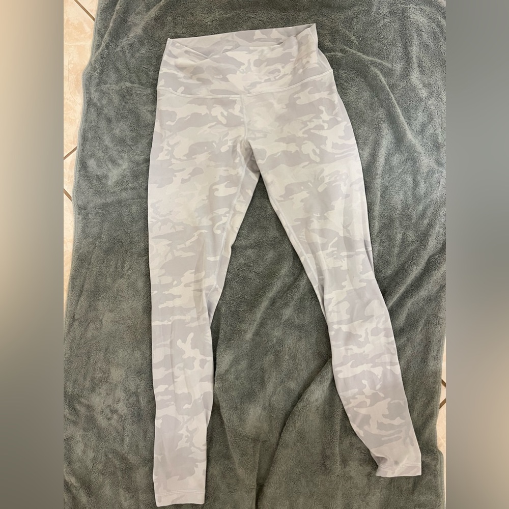 Lululemon Wunder under leggings